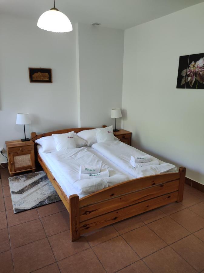 Rezydencja Bukowy Dwor Czarna  Exterior foto